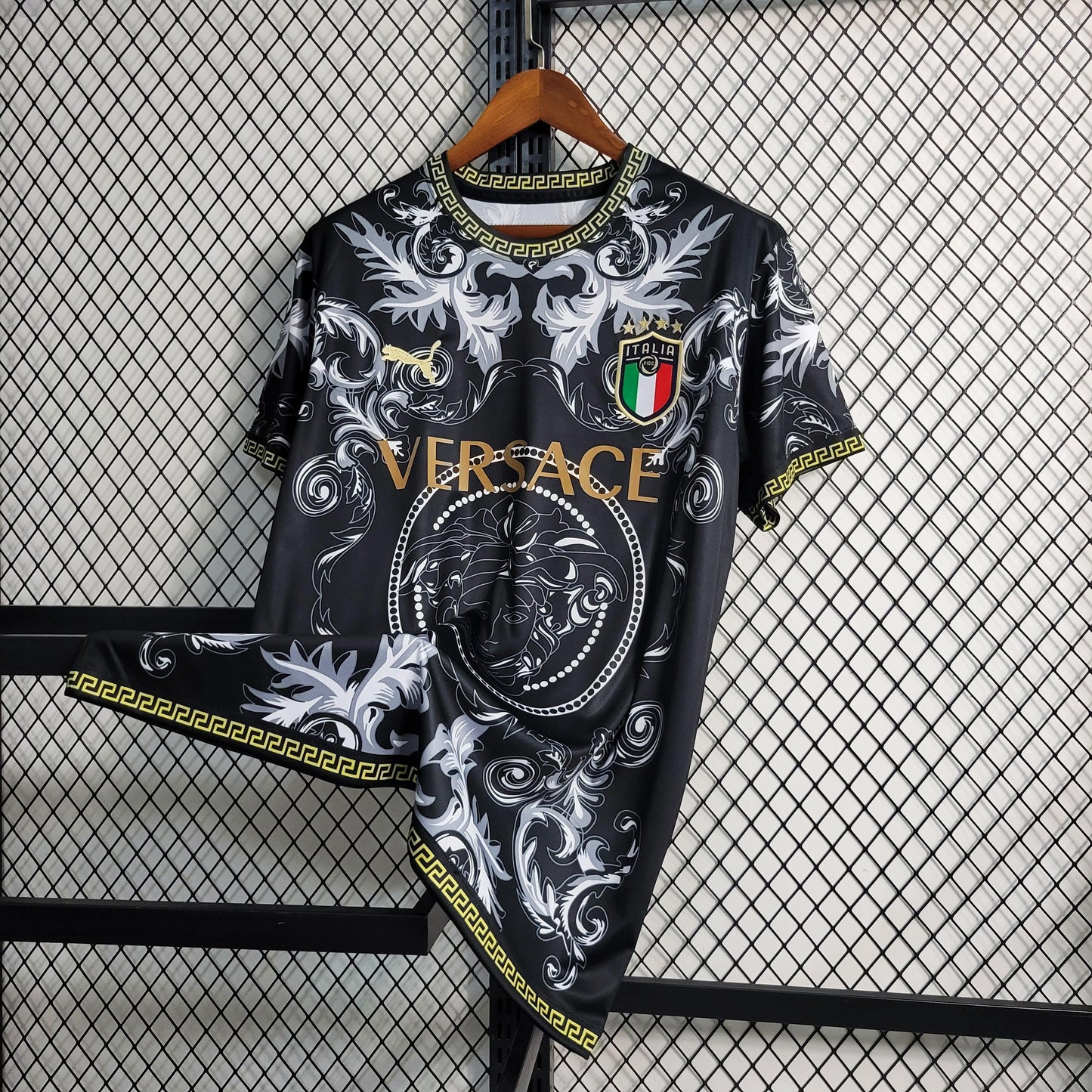 Chemise noire édition spéciale Italie 23/24
