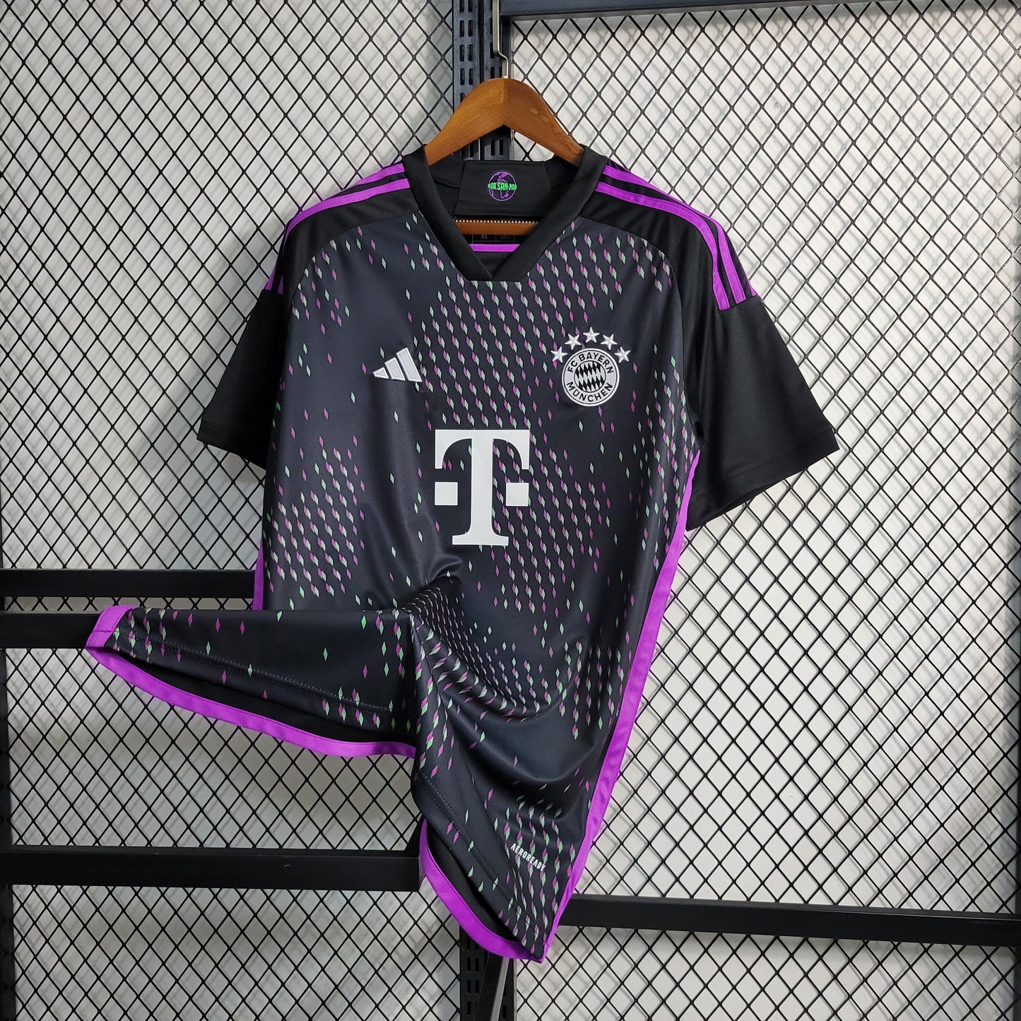 Camisola 23/24 Bayern Munique Alternativa