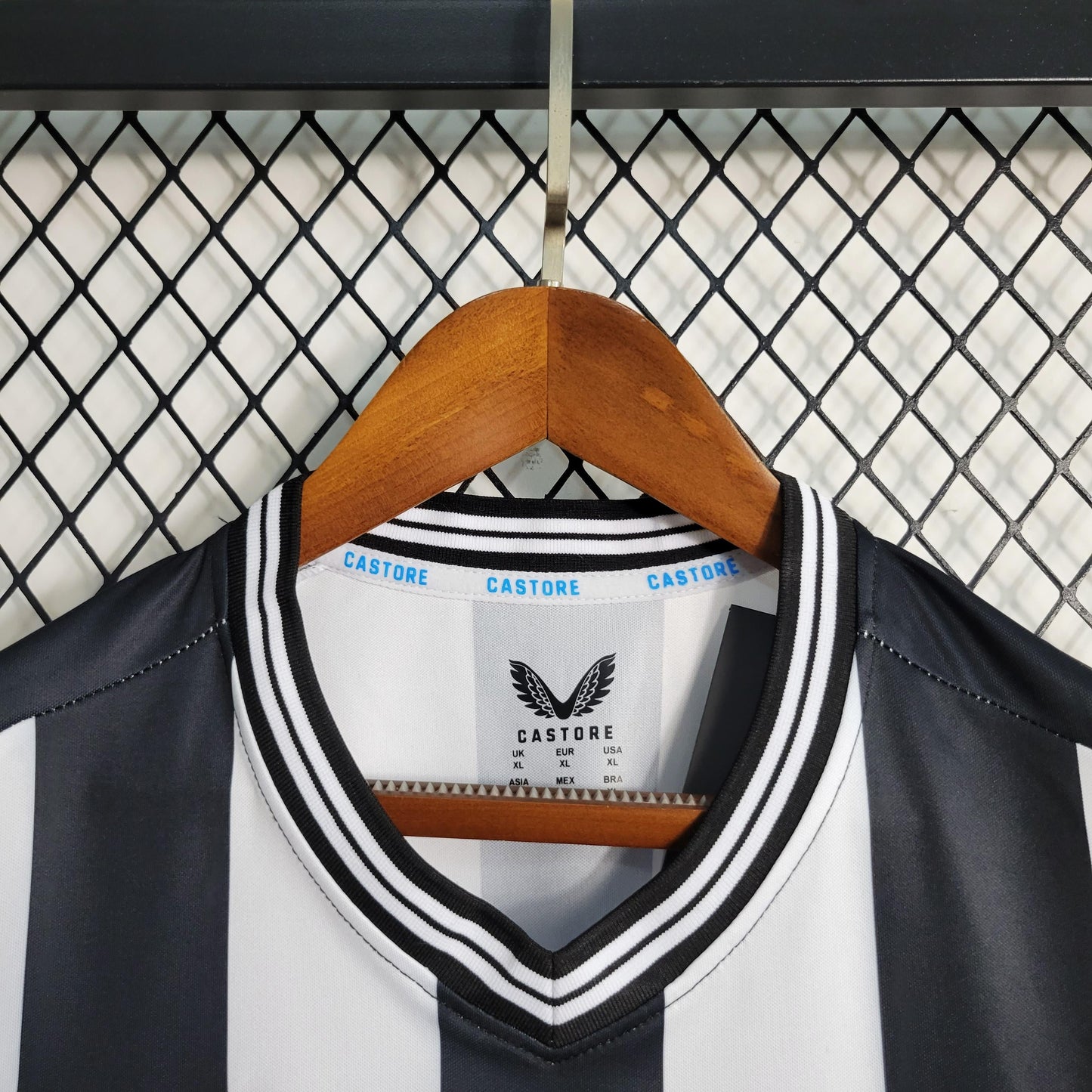 Camisola 23/24 Newcastle United Home