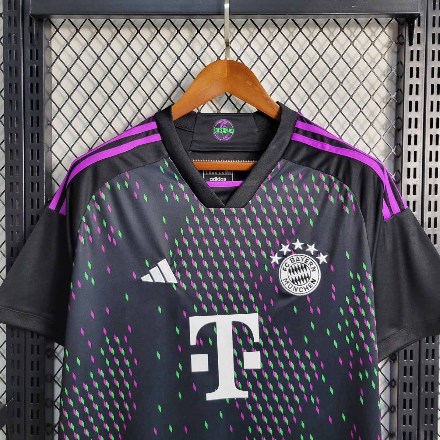 Camisola 23/24 Bayern Munique Alternativa