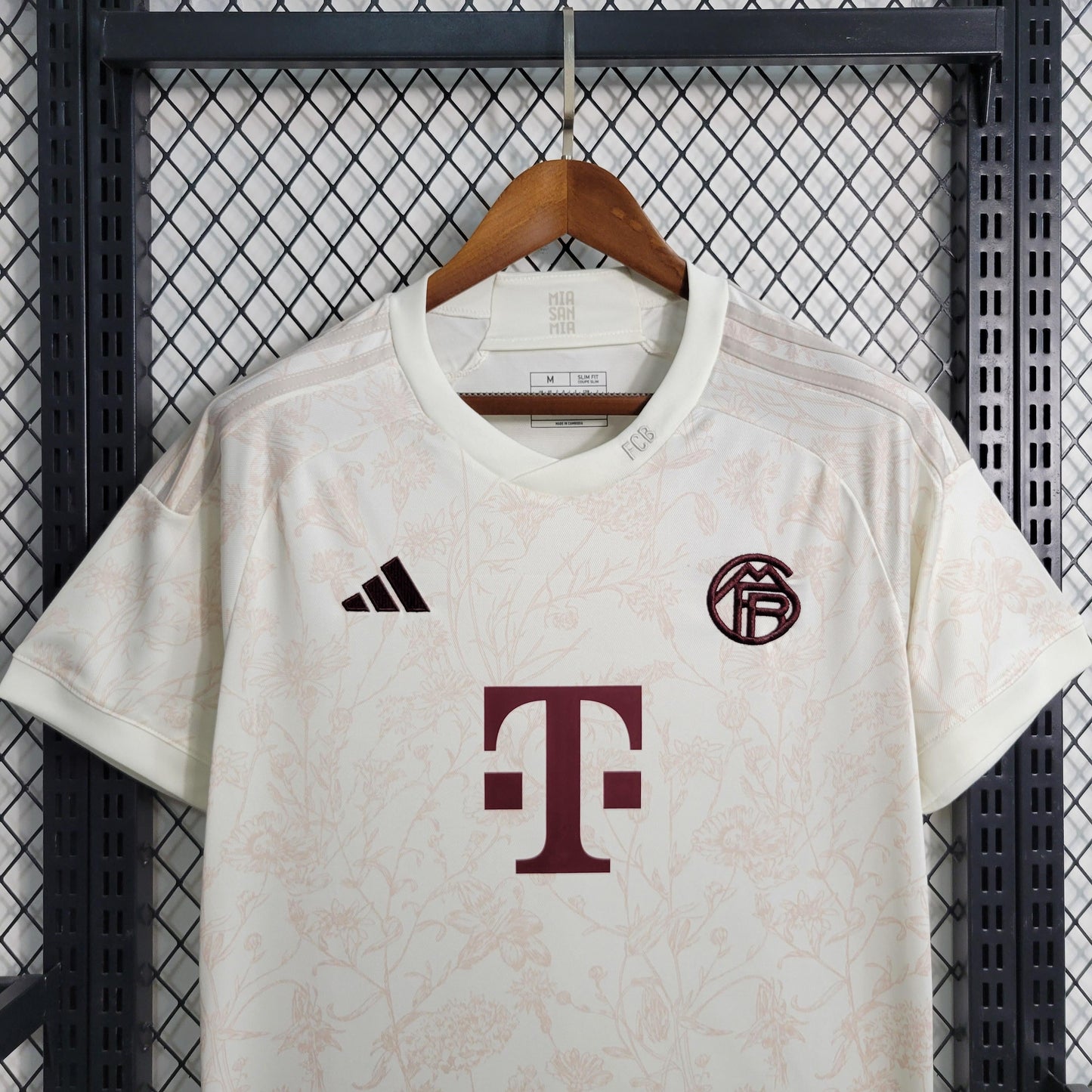 Camisola 23/24 Bayern Munique Terceira