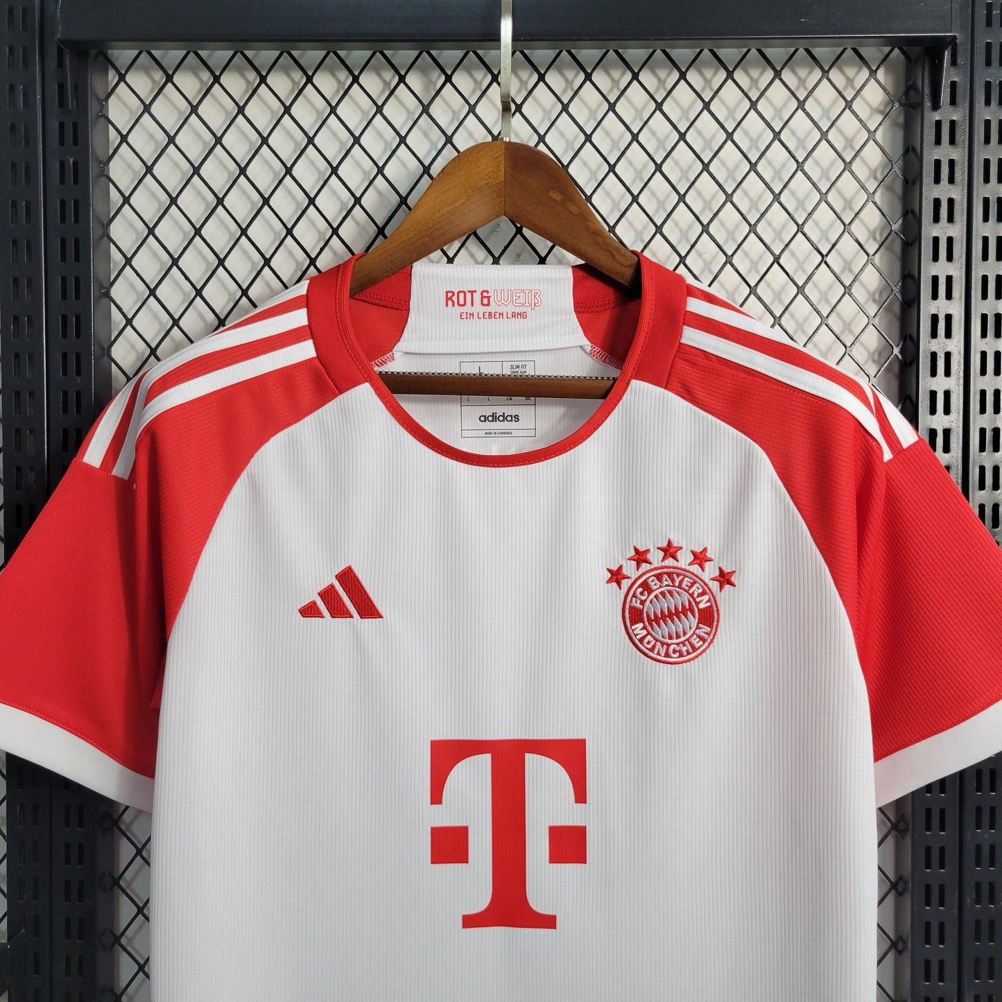 Camisola 23/24 Bayern Munique Principal