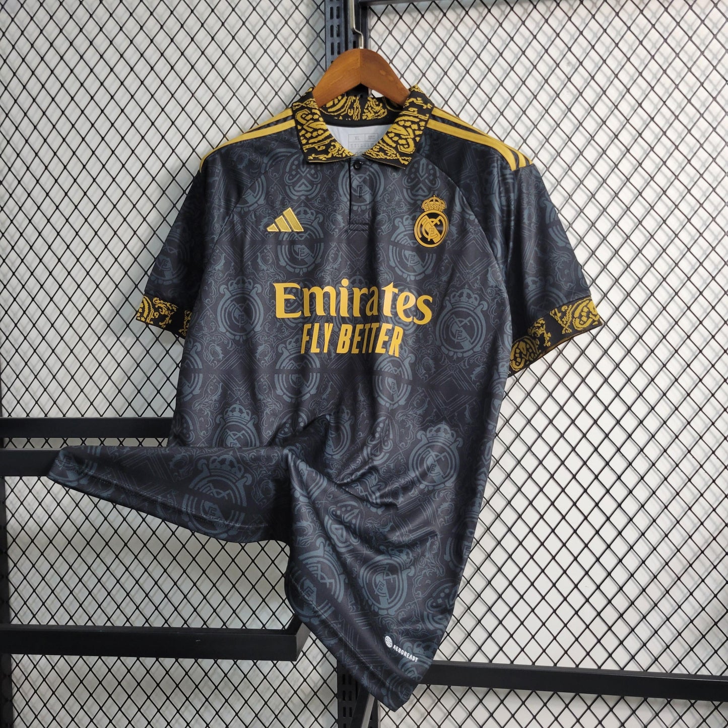 Camisola 23/24 Real Madrid Black Concept Edition