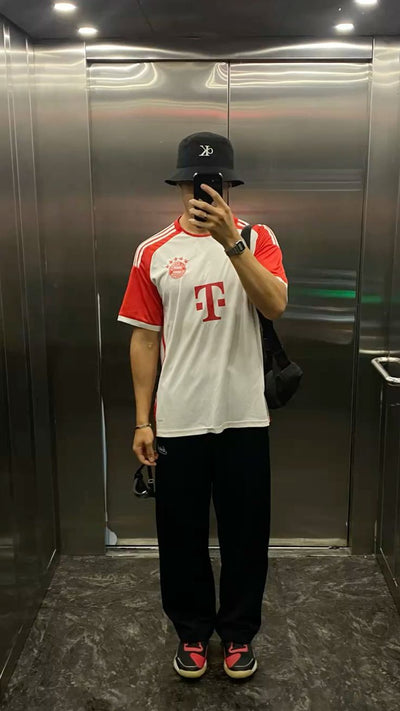 Cliente com camisola da Hype Side